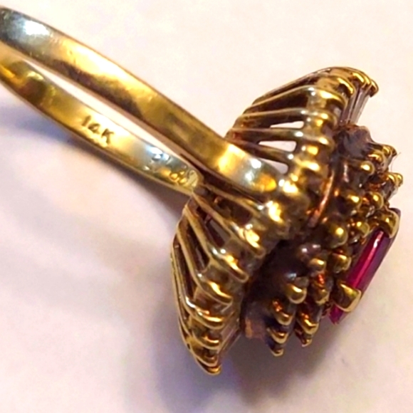 Ballerina Ruby & diamond ring. - Picture 5 of 14